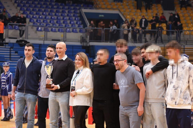 INDEX.HR | Dečki iz domova za djecu podignuli pehar na Kutiji šibica, nagrađeni za Fair play